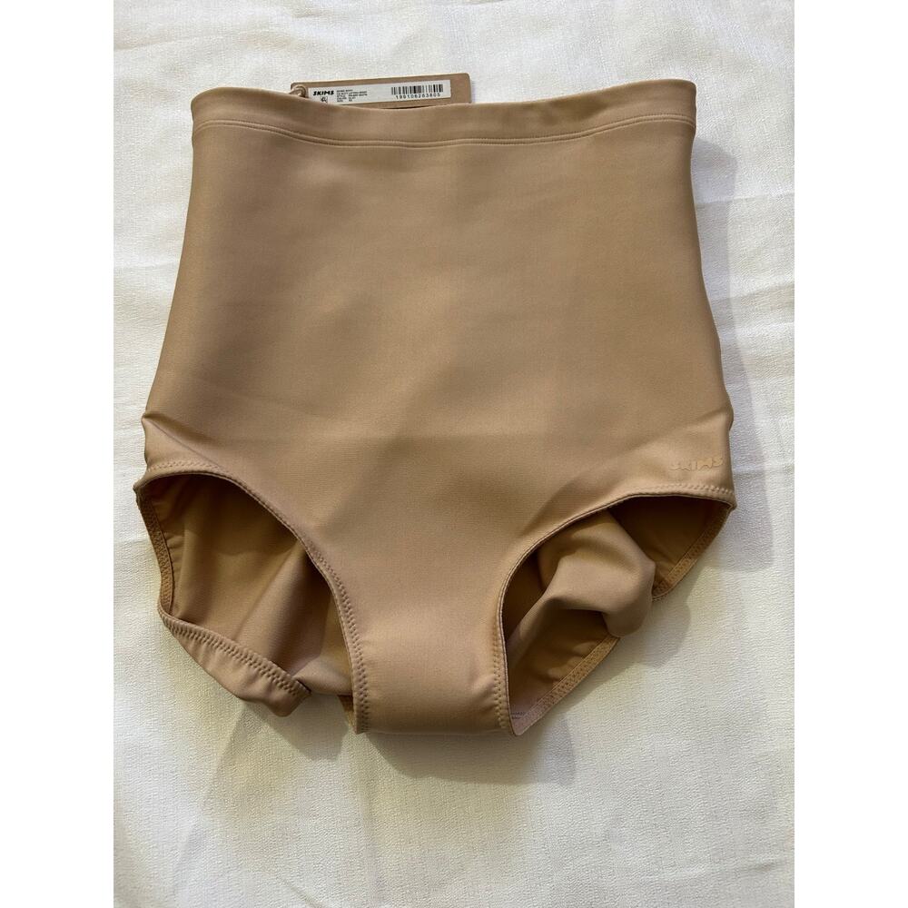 Skims NWT Body Core Sculpt Butt Lifting Brief Clay Size XS